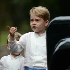 Princ George sa opäť predviedol. Nevestu si vďaka nemu nikto nevšímal