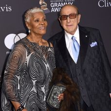Zomrela hudobná legenda Clive Davis!
