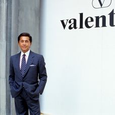 Zomrel taliansky módny návrhár Valentino.
