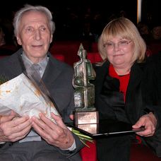  Ladislav Chudík na archívnej snímke z 25. mája 2006 s manželkou Alenou.