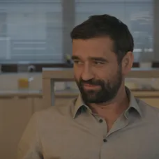 Jakub pripravil Eve prekvapenie a skončili v posteli.