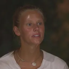 Veronika najskôr oľutovala svoje klamstvá na kmeňovej rade, no v dueli jej sily na Radka nestačili a v Survivore skončila.