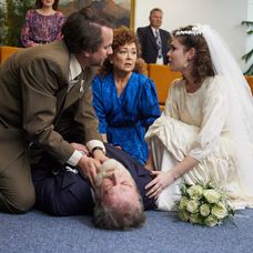 Vladimír Kobielsky, Michal Ďuriš, Dagmar Sanitrová a Paula Lopatovská v seriáli Sľub