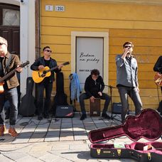 Improvizovaný koncert skupiny HEX v Starom meste