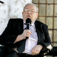 Vo veku 83 rokov zomrel profesor Pavel Traubner