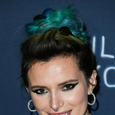 Bella Thorne na premiére filmu I Still See You
