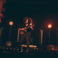 Gitarový virtuóz Dávid Bílek vyráža na turné po celom Slovensku
