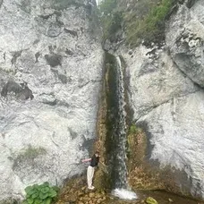 Karinka pri vodopáde 