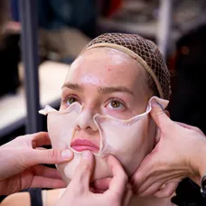 Úžasná premena. Pod touto maskou sa nachádza Mária Bartalos