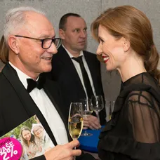 Ildikó a jej nový kadernícky pomocník - defibrilátor