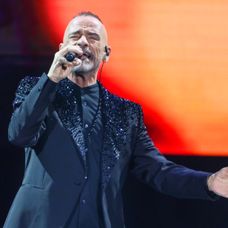 Na snímke taliansky spevák Eros Ramazzotti počas svojho koncertu  v Bratislave 16. apríla 2026