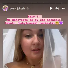 Evelyn v svadobných šatách