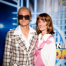 Adela a Viktor ako Kiki Dee a Elton John