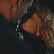 Barbora zistí, že jej je Marek neverný.