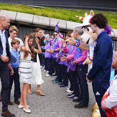 Kráľovská rodina na Hrách Commonwealthu v Škótsku.