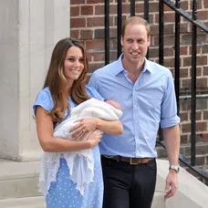 Narodenie princa Georgea, Kate a William ukázali syna verejnosti