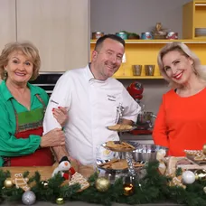 Moderátori a štáb Telerána pripravili vianočnú pesničku