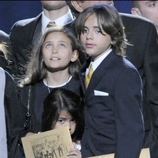 Paris, Prince Michael I. aj najmladší Prince Michael II. na pohrebe svojho otca Michaela Jacksona.