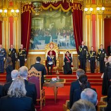 Nórsky kráľ Haakon VIII. zložil prísahu. Kráľovná chýbala