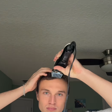 Chris sa ostrihal
