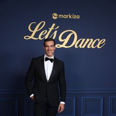 Outfity moderátorov a poroty 9. kola Let's Dance