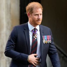 Princ Harry a NGN dosiahli dohodu. Vydavateľstvo sa mu ospravedlnilo