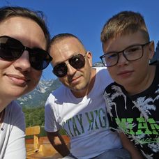 Karina Šafrániková po boku nového priateľa žiari a po premene žije spokojný život.