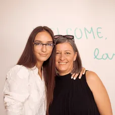 Laurina sestra a mama