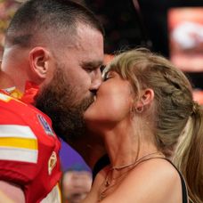 Taylor Swift s Blake Lively na Super Bowl