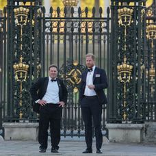 Princ Harry prvýkrát na verejnosti od návratu do Veľkej Británie