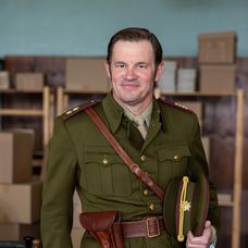 Do Dunaja mieri herec zo Sľubu Peter Nádasdi.