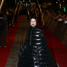 Ezra Miller na premiére snímky Fantastické zvery: Grindelwaldove zločiny