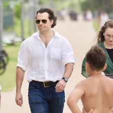 Henry Cavill je otcom