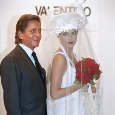 Sharon Stone na prehliadke značky Valentino v roku 1993.