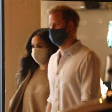 Meghan a Harry si vyšli na večeru.