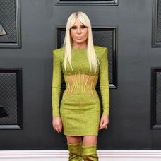 Donatella Versace na 64. ročníku udeľovania hudobných cien Grammy v Las Vegas