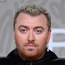 Sam Smith na BRITs 2023