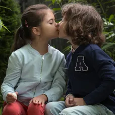Julka (Laura Gavaldová) a Max (Tobias Král)