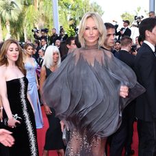 Prehliadka rób Adriany Sklenaříkovej na festivale v Cannes.