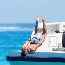 Zac Efron trávi leto v Európe