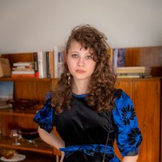 Dámska jazda v Sľube - Lenka a Barbora sa chystajú na ples, Mária, Zita a Magda majú vlastnú párty