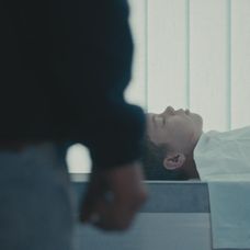 Marek (Ján Dobrík) musí identifikovať svojho syna.