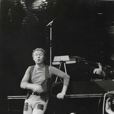 1977 DNS Cyrano z predmestia