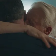 Dedko sa na Vianoce zmieril so svojím synom.