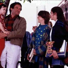 Otec v sukni z roku 1993
