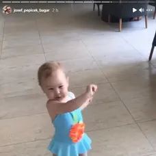 Monika na dovolenke s rodinou