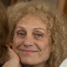 Herečka Soňa Valentová počas slávnostného odhaľovania pamätnej dlaždice jubilujúcej herečky Evy Krížikovej 12. júna 2014 pred Me