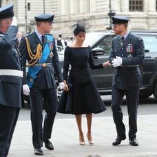 Meghan Markle s pricom Harrym.