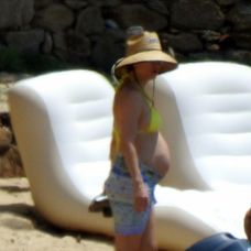 Kate Hudson oddychuje na gréckom ostrove.