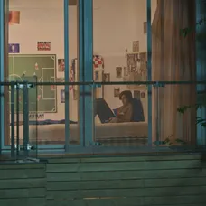 Eva vidí Katku v spoločnosti iného muža.